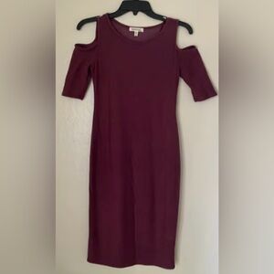Burgundy Cold Shoulder Dress💕
